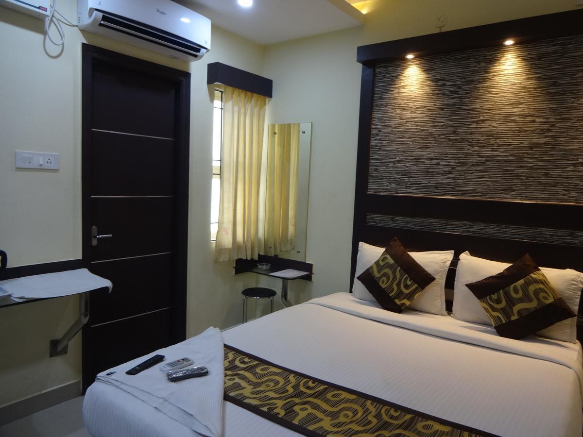 Hotel White Mount Madras Buitenkant foto